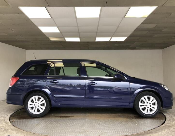 Opel Astra 8