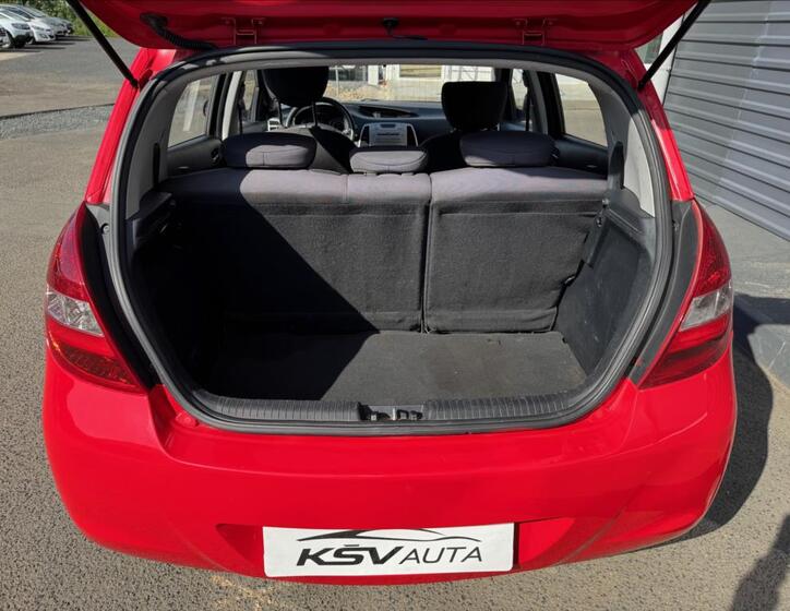 Hyundai i20 10