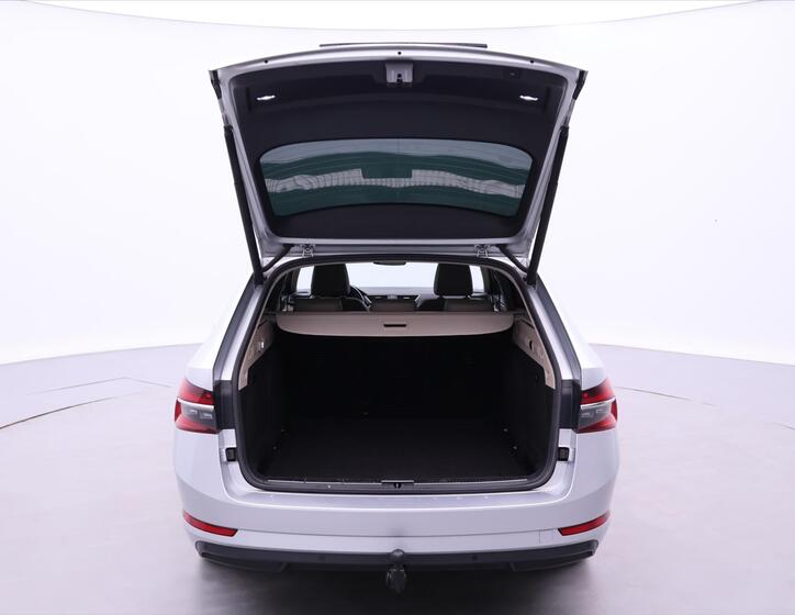 Škoda Superb 9