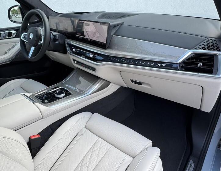 BMW X7 9