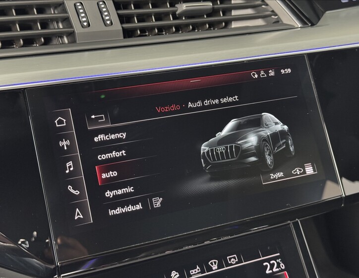 Audi e-tron 32