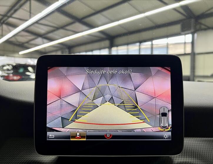 Mercedes-Benz GLA 15