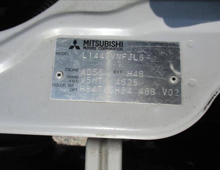 Mitsubishi Pajero 25