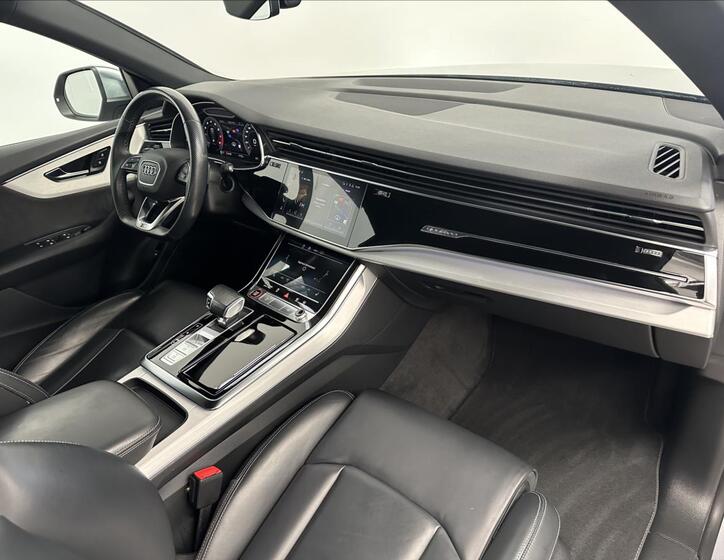 Audi SQ8 22