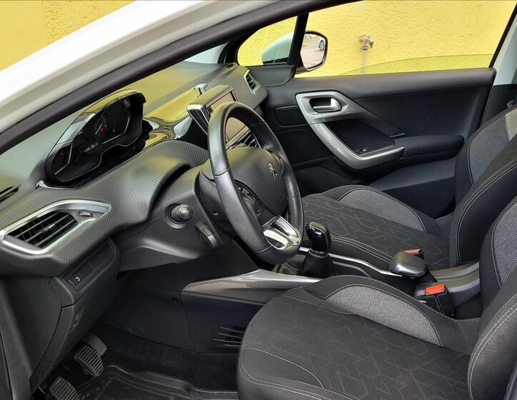 Peugeot 2008 23