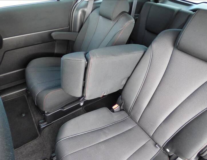 Mazda 5 38