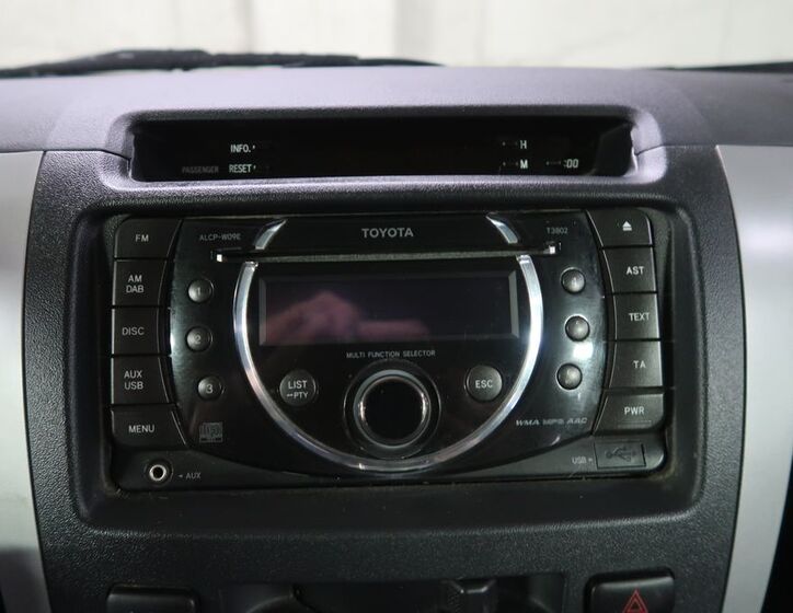Toyota Hilux 16