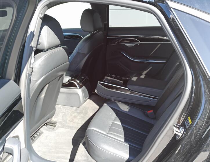 Audi A8 12