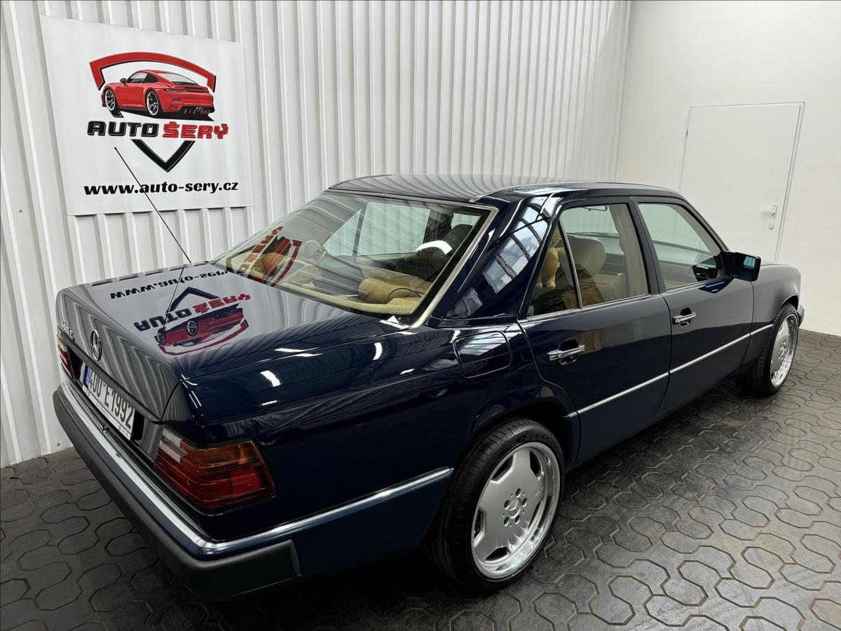 Mercedes-Benz 124