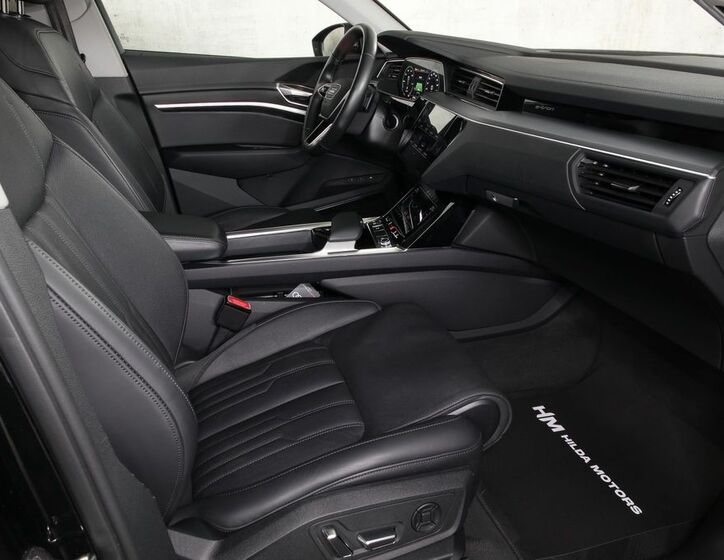 Audi e-tron 13