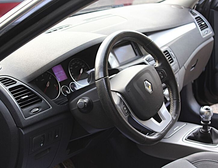Renault Laguna 16