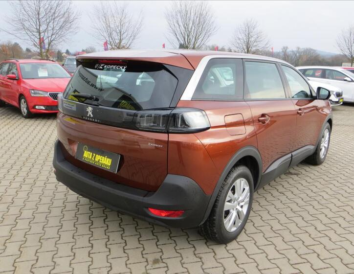 Peugeot 5008 8