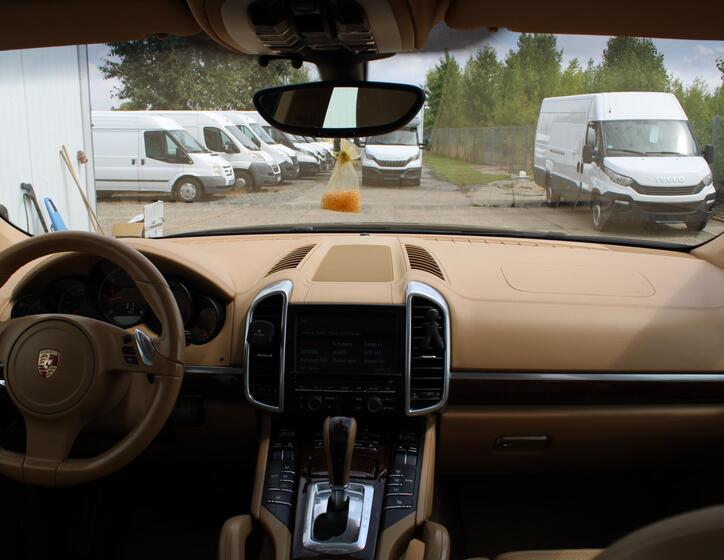 Porsche Cayenne 13