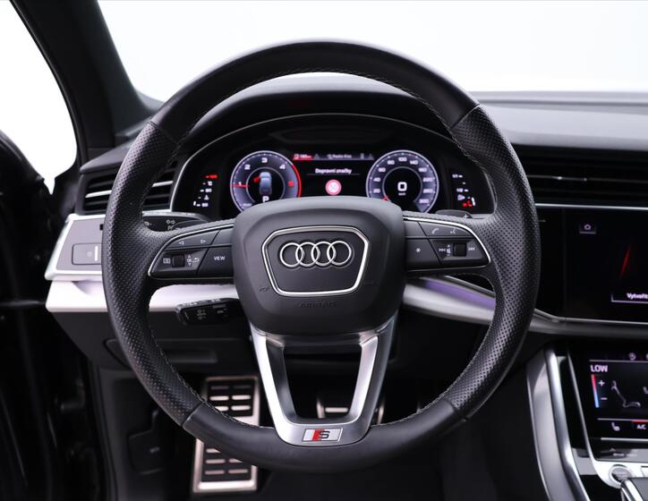 Audi Q7 21