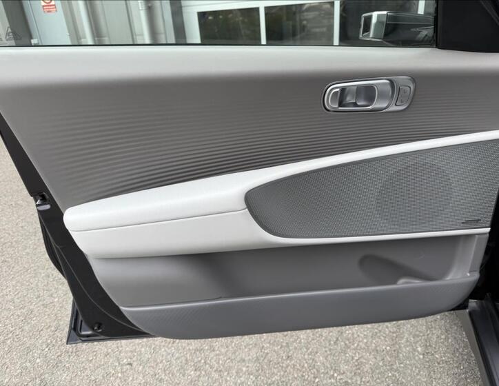 Hyundai Ioniq 6 9