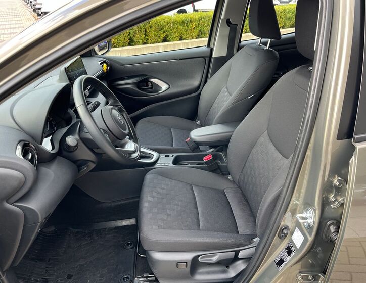 Toyota Yaris 13