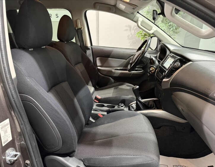 Mitsubishi L200 20