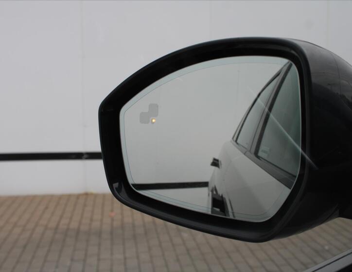 Land Rover Range Rover Velar 28