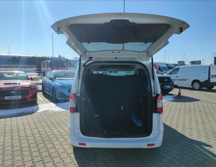 Ford Tourneo Courier 10