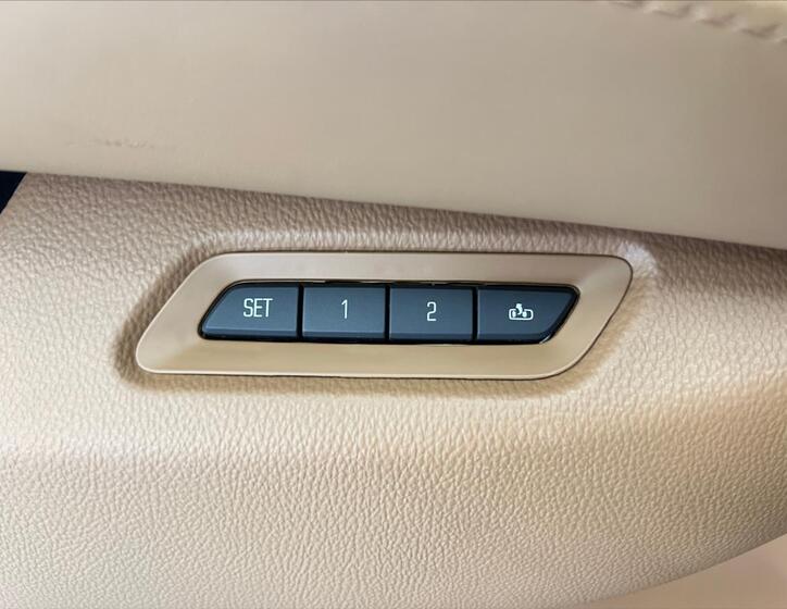 Cadillac Escalade 27
