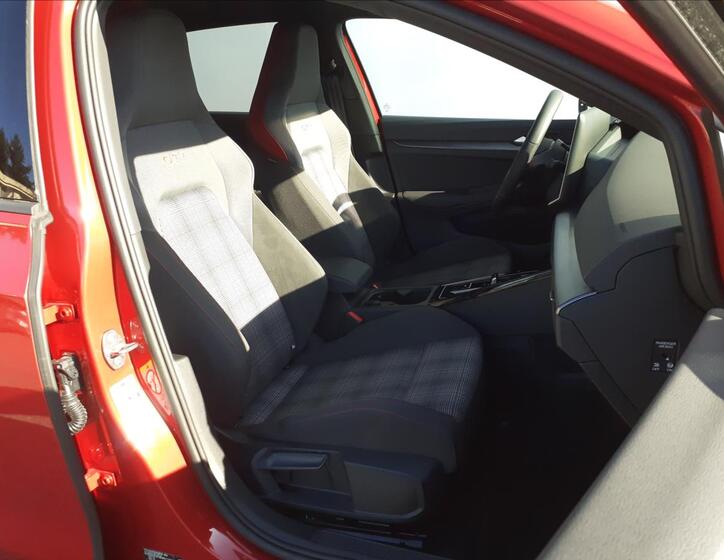Volkswagen Golf 19