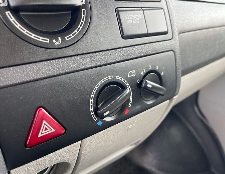 Volkswagen Transporter 18
