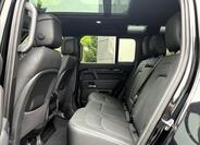 Land Rover Defender 27