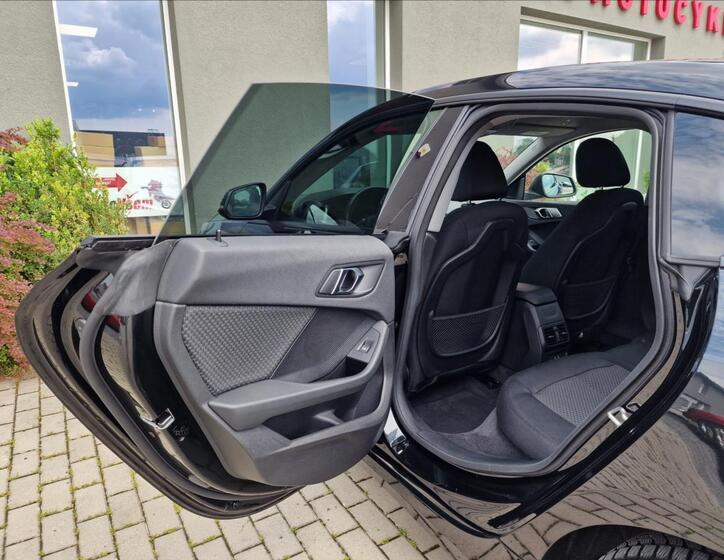 BMW Řada 2 18