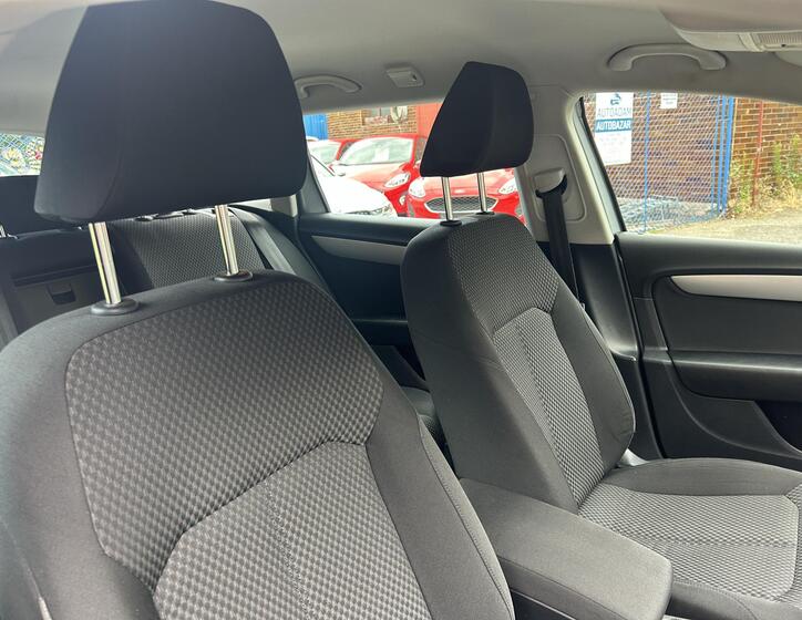 Volkswagen Passat 38