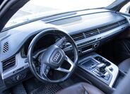 Audi Q7 11