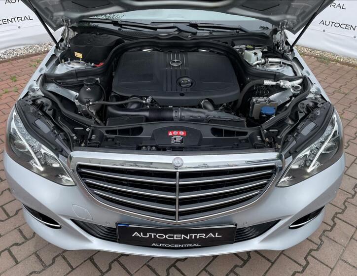 Mercedes-Benz Třídy E 8