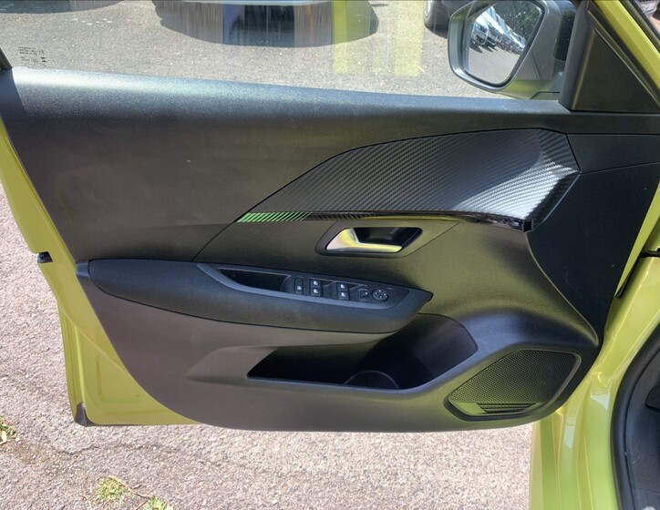 Peugeot 208 13
