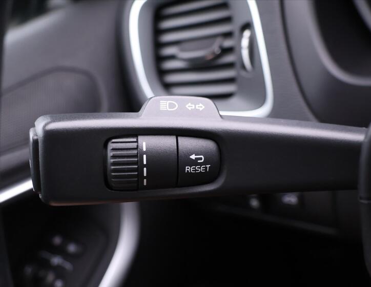 Volvo V40 21