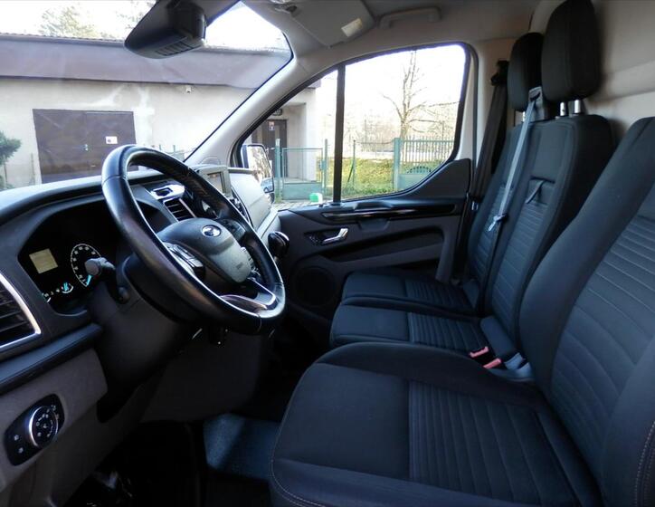 Ford Transit Custom 11