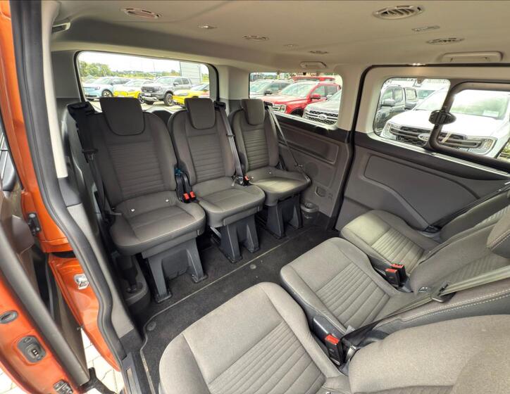 Ford Tourneo Custom 15