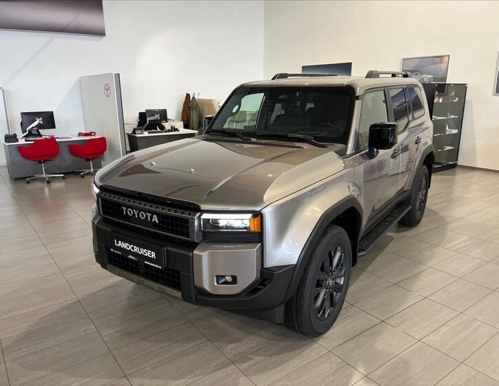 Toyota Land Cruiser 1