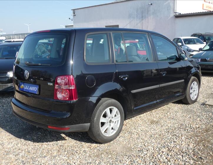 Volkswagen Touran 6