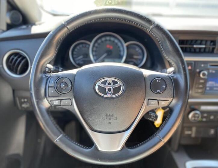 Toyota Auris 14