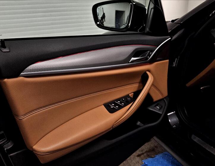 BMW Řada 5 8