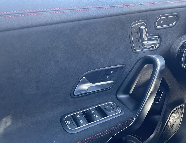 Mercedes-Benz CLA 7