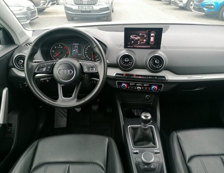 Audi Q2 9