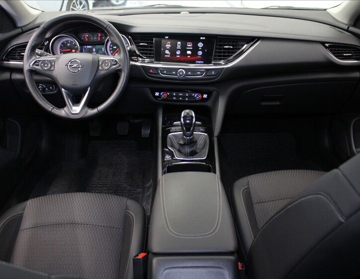 Opel Insignia 8