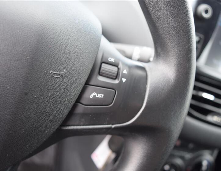 Peugeot 208 35