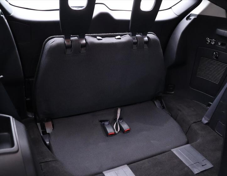 Peugeot 4007 16