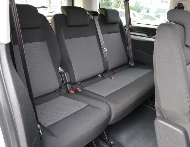 Peugeot Traveller 16