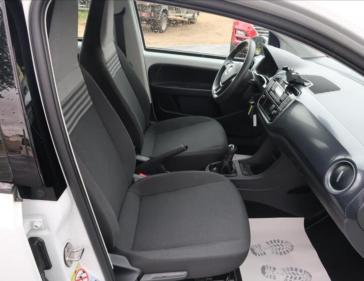 Volkswagen up! 13