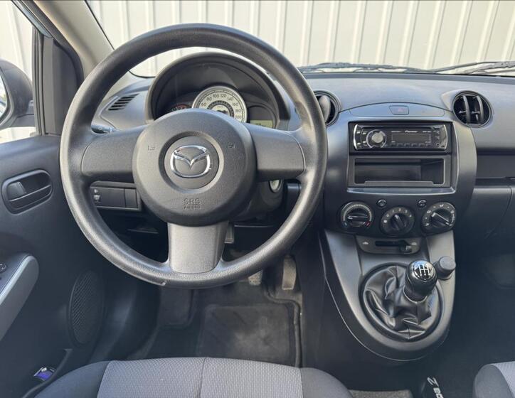 Mazda 2 28