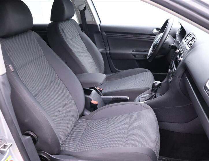 Volkswagen Golf 12