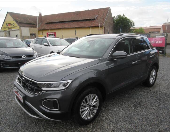 Volkswagen T-Roc 3