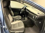 Toyota Auris 9